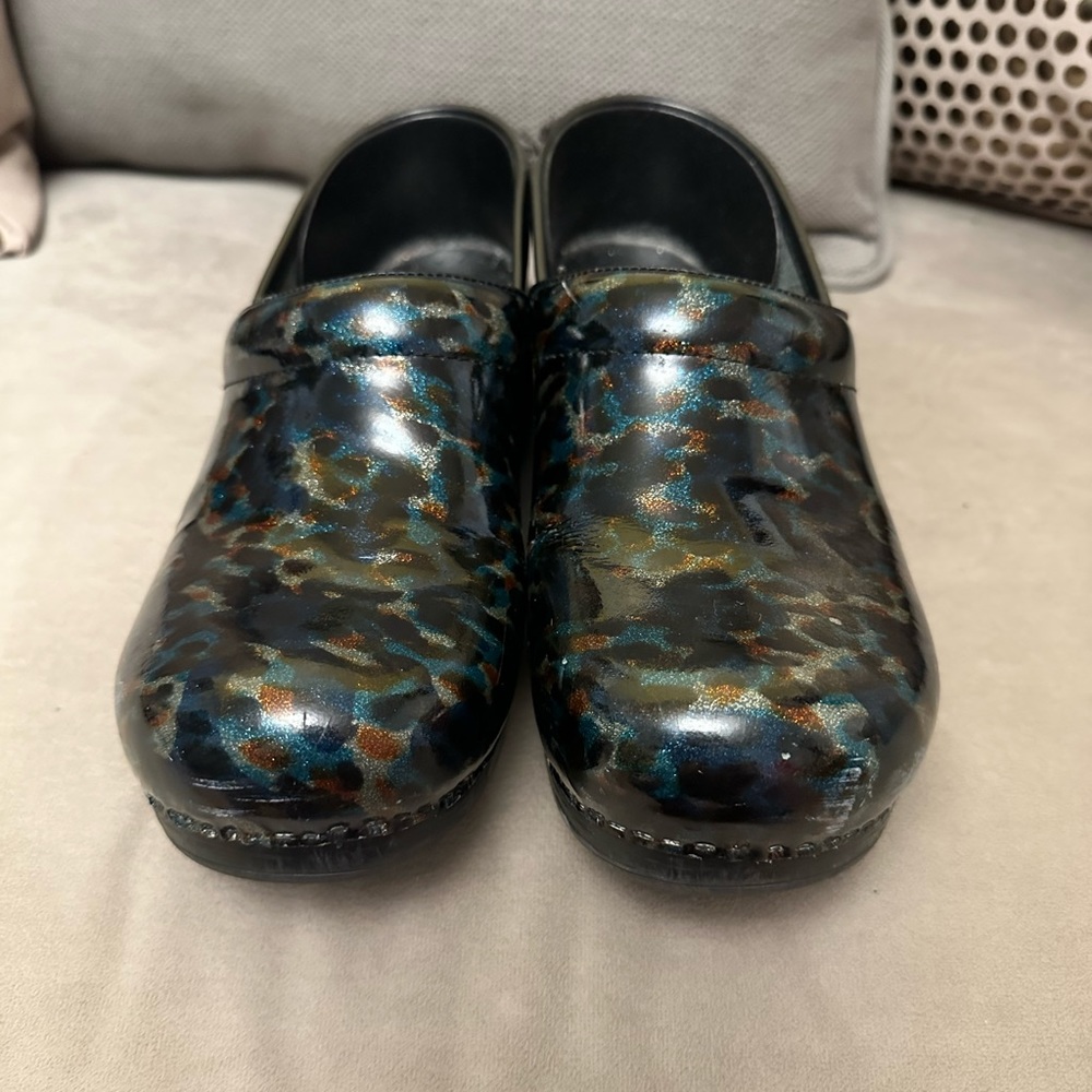 Gently used Dansko clog nurse shoes size 10 (40). Blue leopard glossy patent - Picture 2 of 5